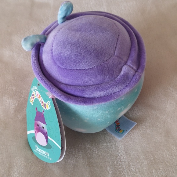 Squishmallow Daxxon the Alien with bucket hat 5 inches - Picture 4 of 5